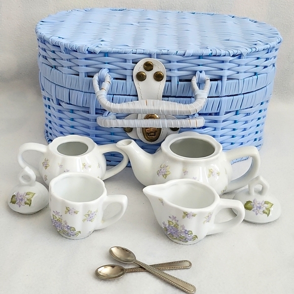 Delton Tea Set - Picture 3 of 4